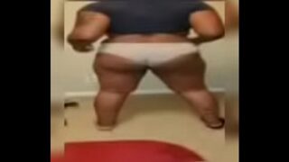 China twerking her ass