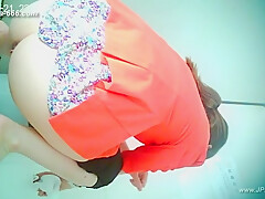 chinese girls go to toilet.129