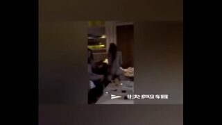 东航四男两女6P视频