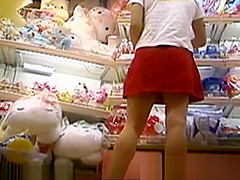 Japanese Girls Close-up Panties Pursuit