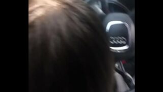 White Hoe sucking dick in car
