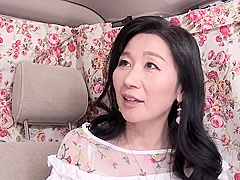 21L-029-003-Picking up and caressing a first-class celebrity mature woman（2）