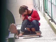 Pjt- – Girls Piss On The Street